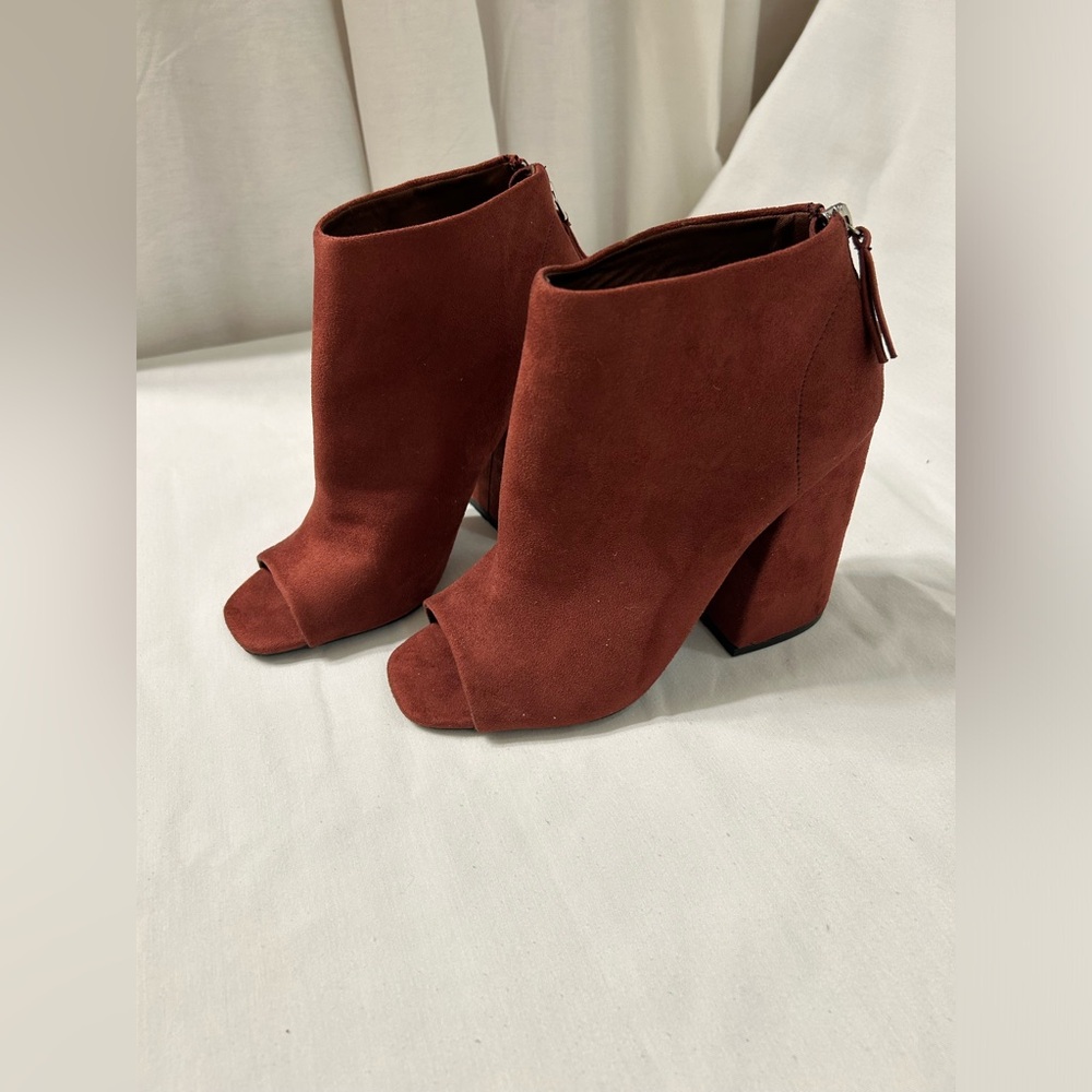 Qupid Women’s Shoes Booties Boots Heels  Zippered Back Open Toe Sz 7.5